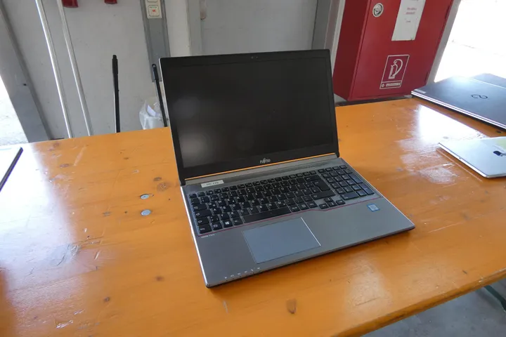Fujitsu Lifebook - Pro Windows Modell: E756